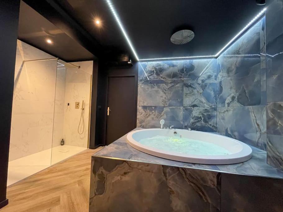 Myinsolite-L'Onyx Vauvert Exterior foto
