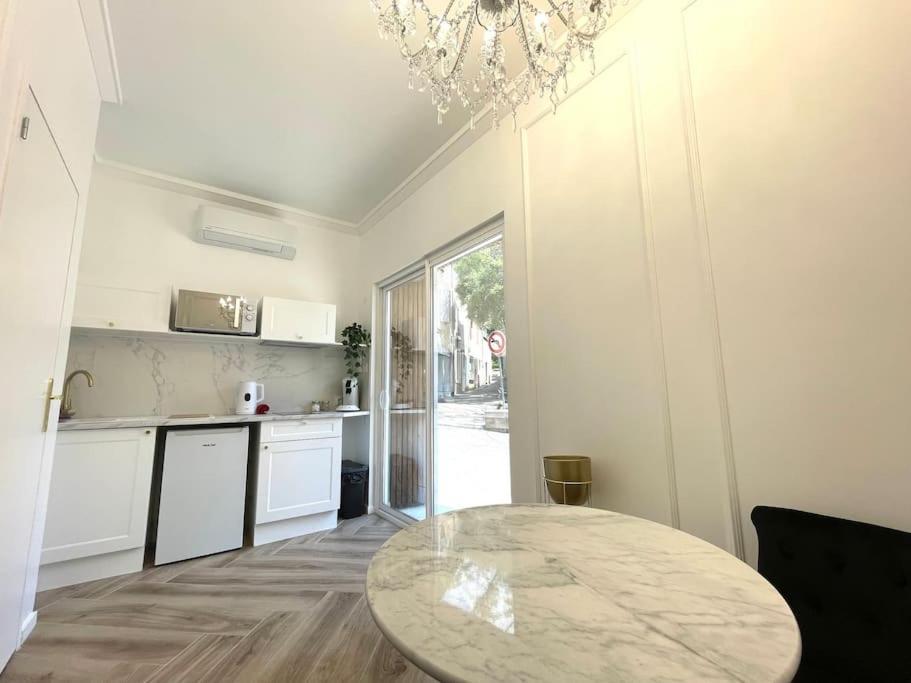 Myinsolite-L'Onyx Vauvert Exterior foto